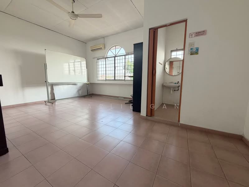 2.5-storey Terraced House for Sale in Taman Sri Andalas (Klang) - Charlie Gan - PropertyGuru.com.my