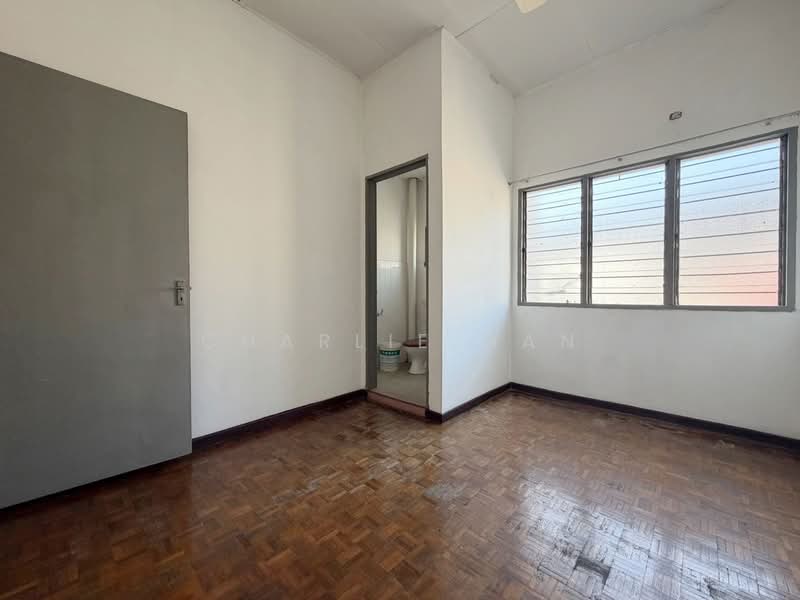 2.5-storey Terraced House for Sale in Taman Sri Andalas (Klang) - Charlie Gan - PropertyGuru.com.my