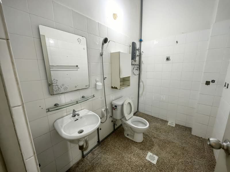 1-storey Terraced House for Rent in Bandar Sri Damansara (Selangor) - Wilson Chin - Bathroom - PropertyGuru.com.my