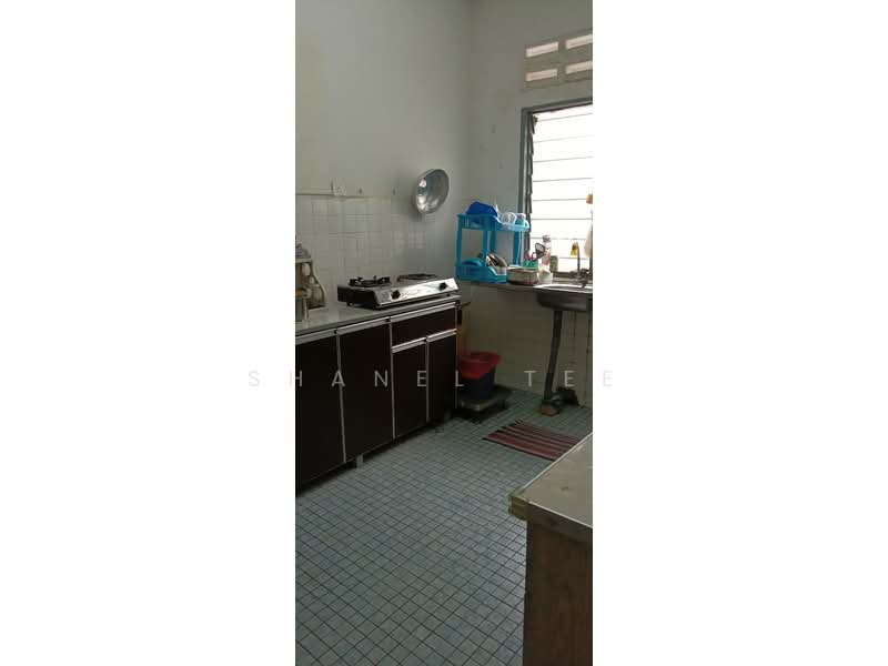 Rumah Teres 1 Tingkat untuk Dijual di Taman Kluang Jaya (Kluang) - Shanel Tee - Kitchen - PropertyGuru.com.my