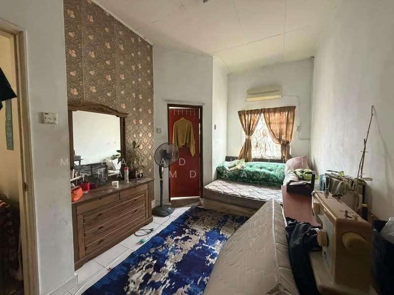 Rumah Teres 2 Tingkat untuk Dijual di Taman Mas 3 (Cheras) - Mohamad Khaidir Shah Md Razak - Bedroom - PropertyGuru.com.my
