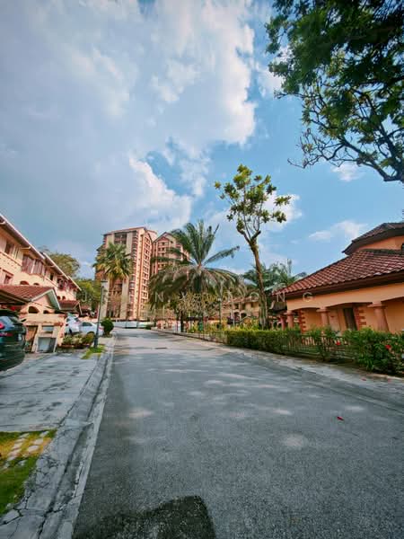 Rumah Teres 3 Tingkat untuk Dijual di Villamas (Sungai Buloh) - Jenny Tong - PropertyGuru.com.my