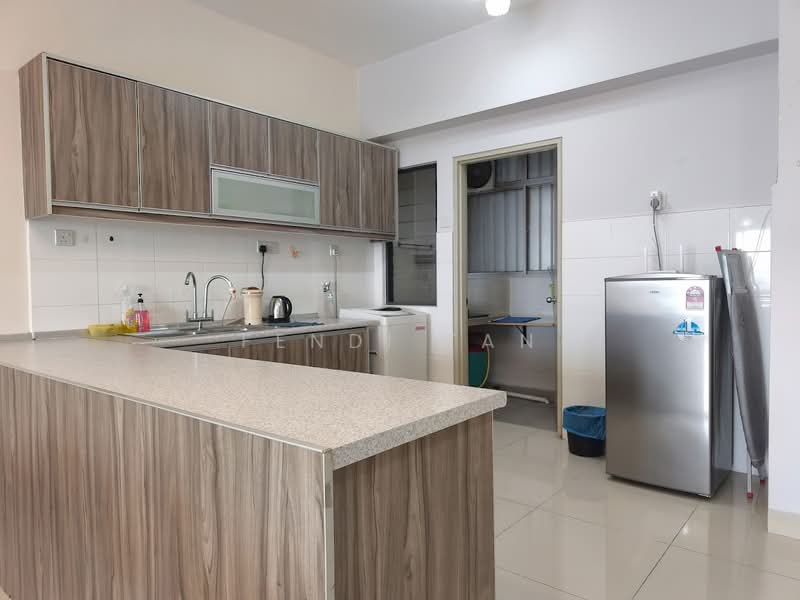 Servis Apartment untuk Disewa di SetiaWalk - Fendi tan - Kitchen - PropertyGuru.com.my