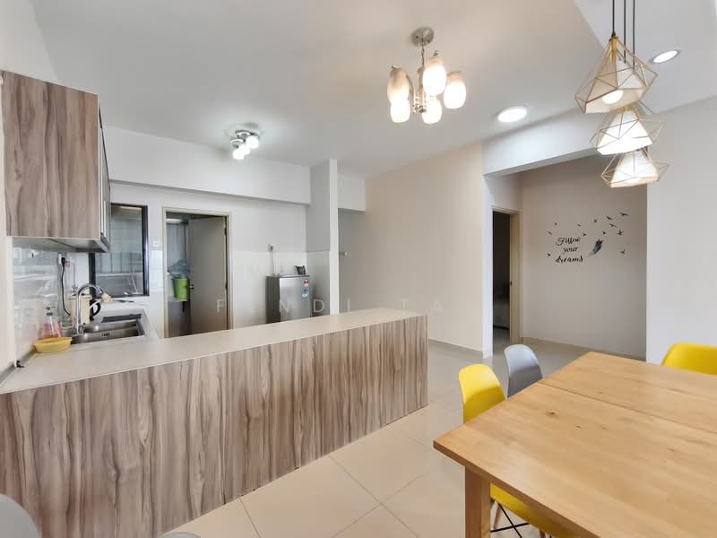 Servis Apartment untuk Disewa di SetiaWalk - Fendi tan - Kitchen - PropertyGuru.com.my
