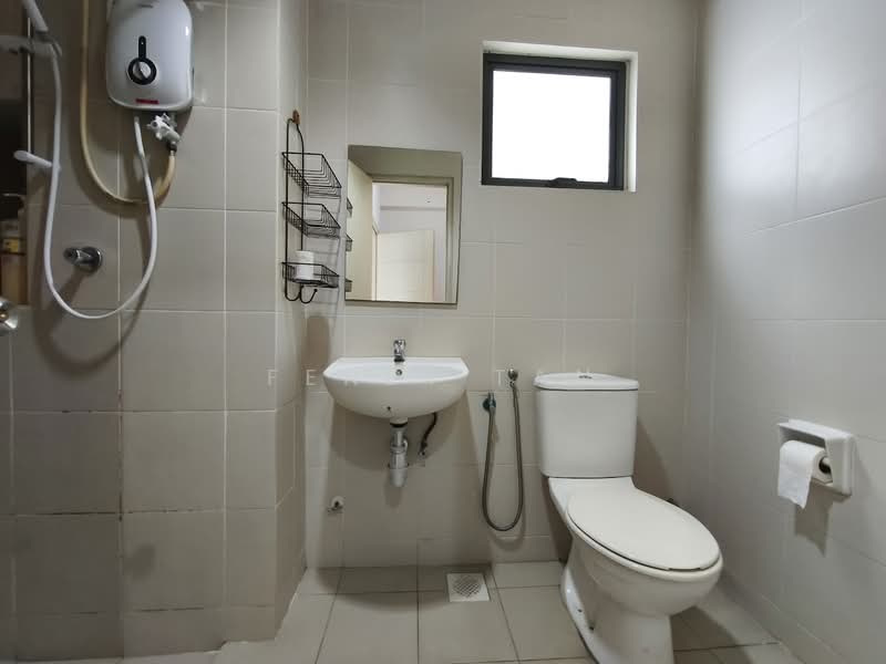 Servis Apartment untuk Disewa di SetiaWalk - Fendi tan - Bathroom - PropertyGuru.com.my