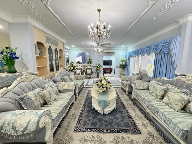 Bungalow for Sale in Seksyen 6 (Shah Alam) - Ali Idris - Living Room - PropertyGuru.com.my