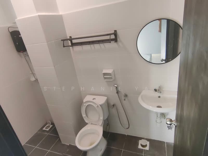 Apartment for Rent at Larkin Residence (Phase One) - Stephanie Yap - Bathroom - PropertyGuru.com.my