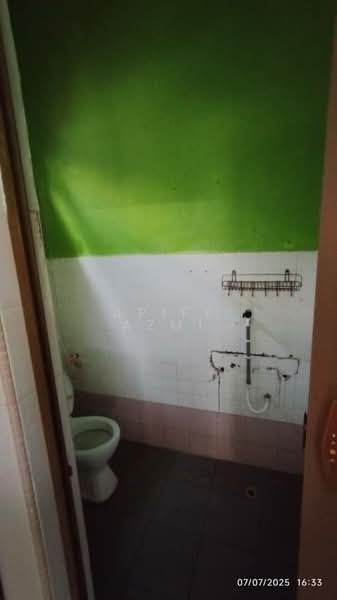 1-storey Terraced House for Sale in Taman Universiti (Skudai) - Ariff Azmi - Bathroom - PropertyGuru.com.my