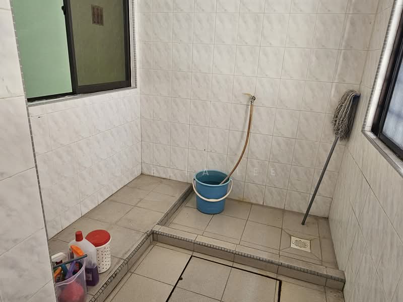 Rumah Teres untuk Disewa di Bandar Sungai Long (Selangor) - Stella Lee - Bathroom - PropertyGuru.com.my