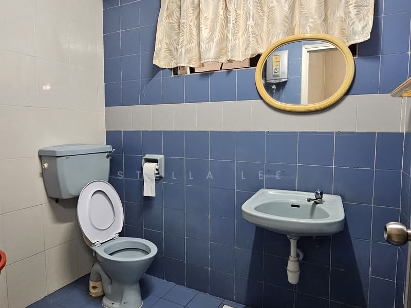 Rumah Teres untuk Disewa di Bandar Sungai Long (Selangor) - Stella Lee - Bathroom - PropertyGuru.com.my