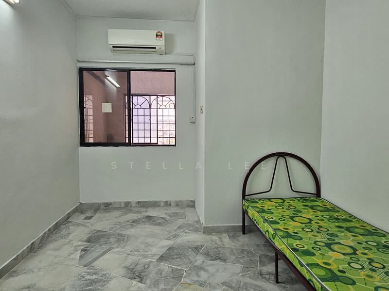 Rumah Teres untuk Disewa di Bandar Sungai Long (Selangor) - Stella Lee - Bedroom - PropertyGuru.com.my