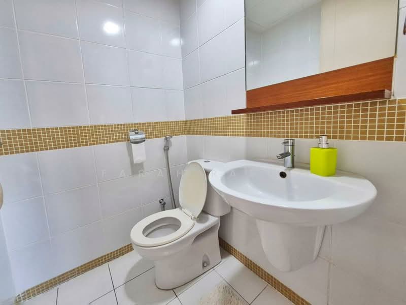 Service Residence for Sale at i-Zen @ Kiara 1 - Farah Rasul - Bathroom - PropertyGuru.com.my