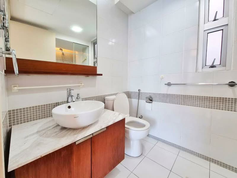 Service Residence for Sale at i-Zen @ Kiara 1 - Farah Rasul - Bathroom - PropertyGuru.com.my