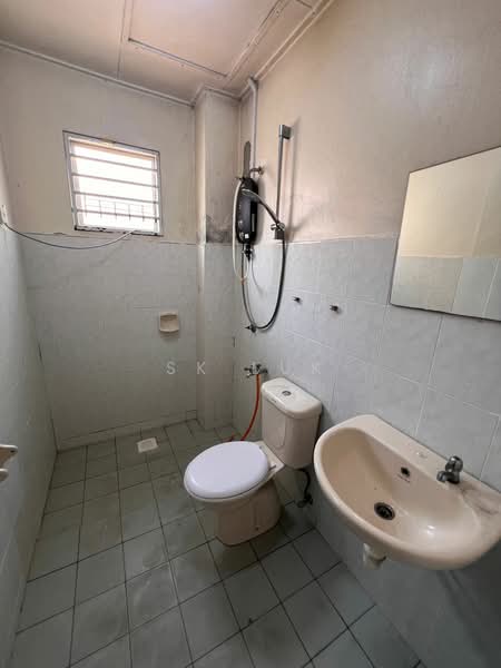 2-storey Terraced House for Rent in Rawang (Selangor) - SK Luk - Bathroom - PropertyGuru.com.my