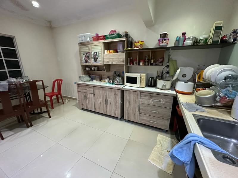 Rumah Teres 1 Tingkat untuk Dijual di Taman Paramount (Petaling Jaya) - Kelven Tan - Kitchen - PropertyGuru.com.my