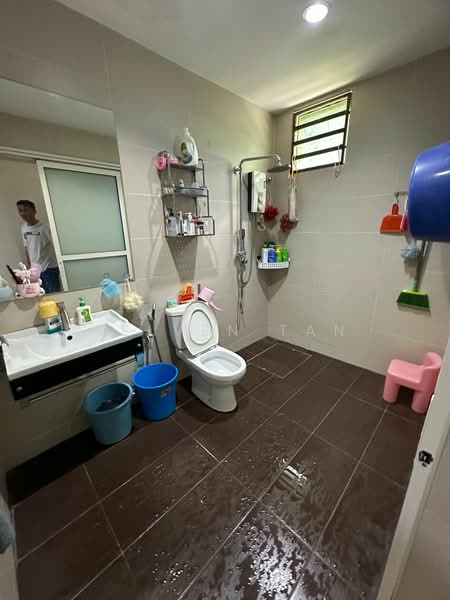 Rumah Teres 1 Tingkat untuk Dijual di Taman Paramount (Petaling Jaya) - Kelven Tan - Bathroom - PropertyGuru.com.my