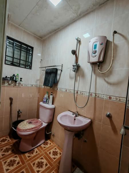 Rumah Teres 2 Tingkat untuk Dijual di Kota Emerald (Rawang) - Evelyn Khoo - Bathroom - PropertyGuru.com.my