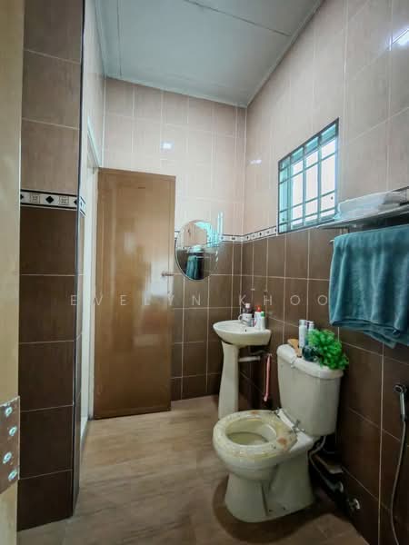 Rumah Teres 2 Tingkat untuk Dijual di Kota Emerald (Rawang) - Evelyn Khoo - Bathroom - PropertyGuru.com.my