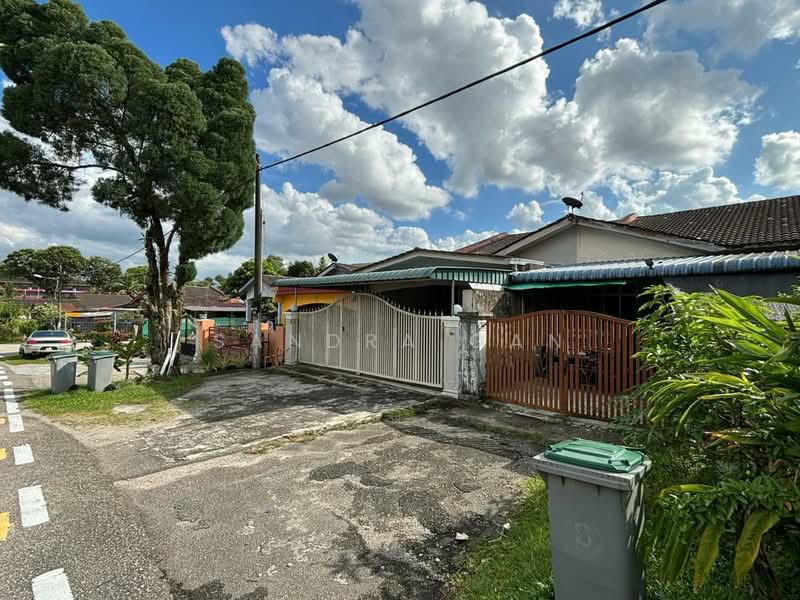 1-storey Terraced House for Sale in Taman Daya (Johor Bahru) - Sandra Gan - Exterior - PropertyGuru.com.my