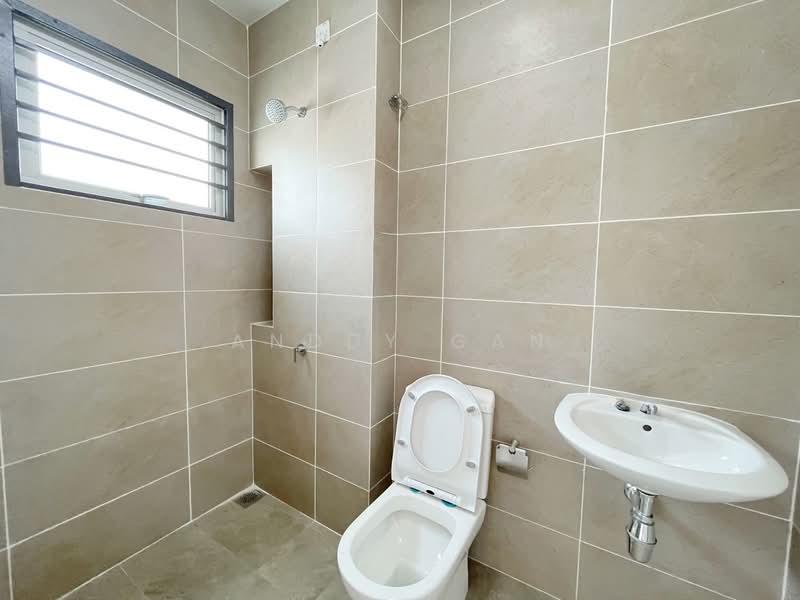 2-storey Terraced House for Rent in Bandar Rimbayu (Telok Panglima Garang) - Anddy Gan - Bathroom - PropertyGuru.com.my
