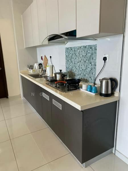 Kondominium untuk Dijual di Royal Strand @ Country Garden Danga Bay - NG ZEN XI - Kitchen - PropertyGuru.com.my
