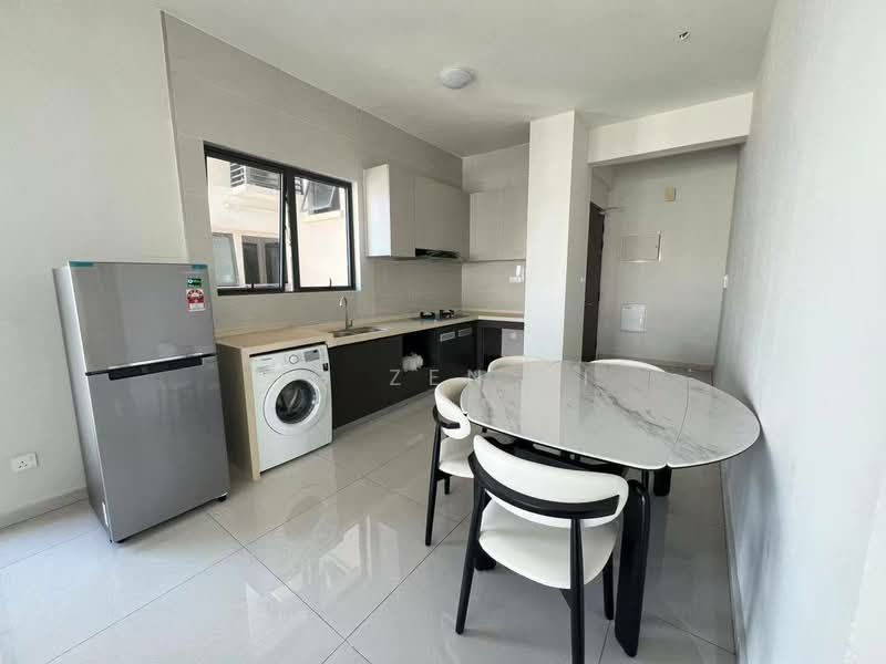 Condominium for Sale at Bay Point @ Country Garden Danga Bay - NG ZEN XI - Kitchen - PropertyGuru.com.my