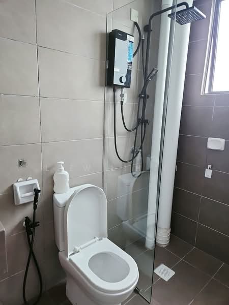 Servis Apartment untuk Disewa di Sky Breeze Service Apartment - Liew Lih Yi - Bathroom - PropertyGuru.com.my