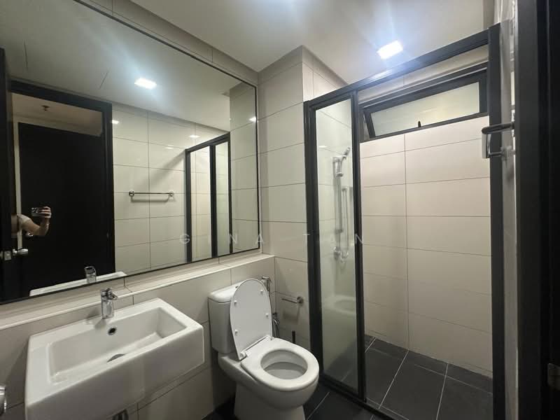 Servis Apartment untuk Disewa di The Tamarind - Gina Tan - Bathroom - PropertyGuru.com.my