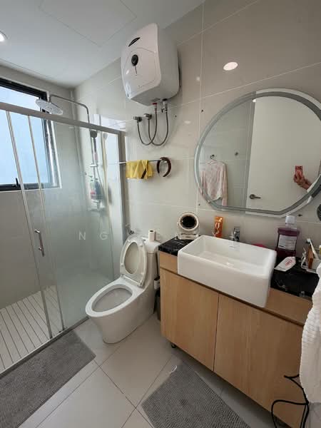 Kondominium untuk Dijual di Lovell @ Country Garden Danga Bay - NG ZEN XI - Bathroom - PropertyGuru.com.my