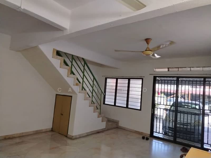 Untuk Dijual - Double Storey low cost terrace house at Pekan Razaki for sale