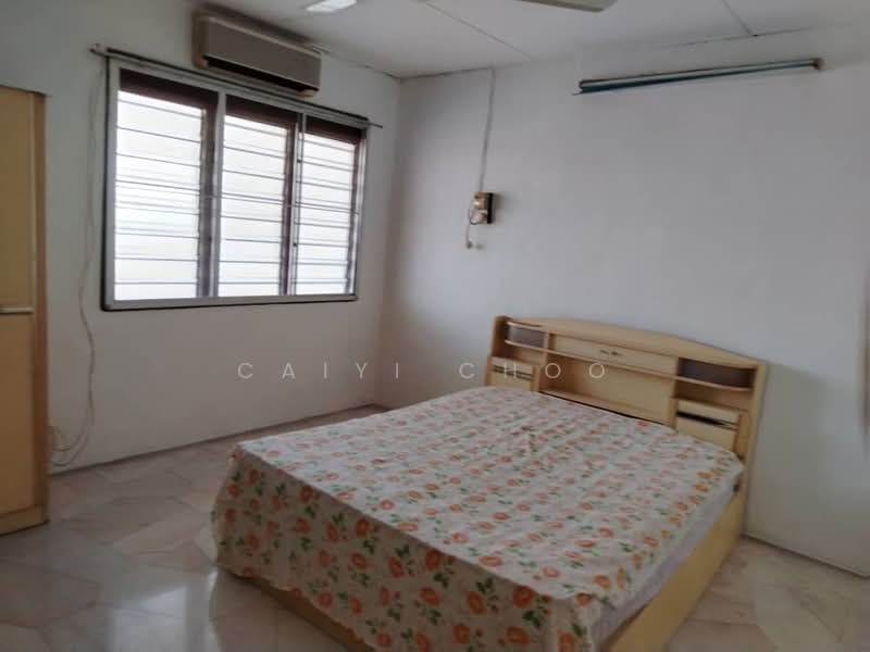 Untuk Dijual - Double Storey low cost terrace house at Pekan Razaki for sale