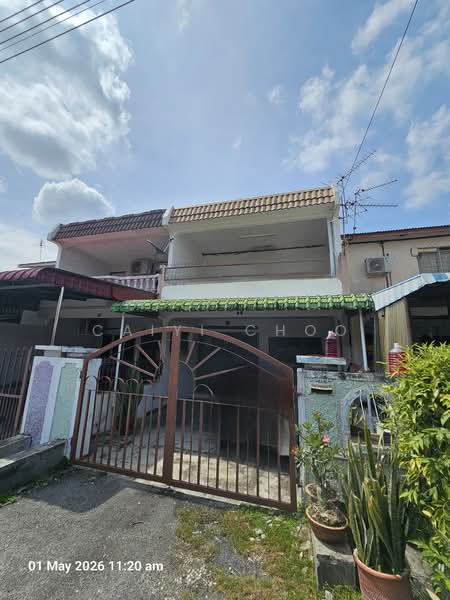 Untuk Dijual - Double Storey low cost terrace house at Pekan Razaki for sale