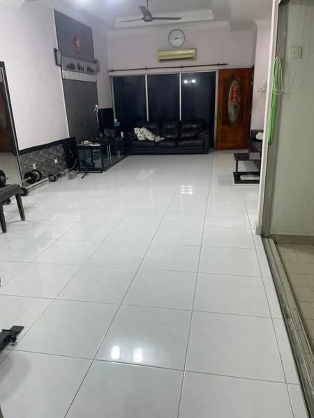 Rumah Teres 2 Tingkat untuk Dijual di Taman Megah (Petaling Jaya) - Ivan Lee - Living Room - PropertyGuru.com.my