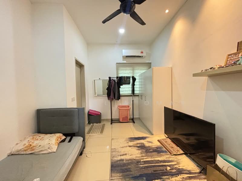 2-storey Terraced House for Sale in Bandar Rimbayu (Telok Panglima Garang) - Nur Alia Omar - Bedroom - PropertyGuru.com.my