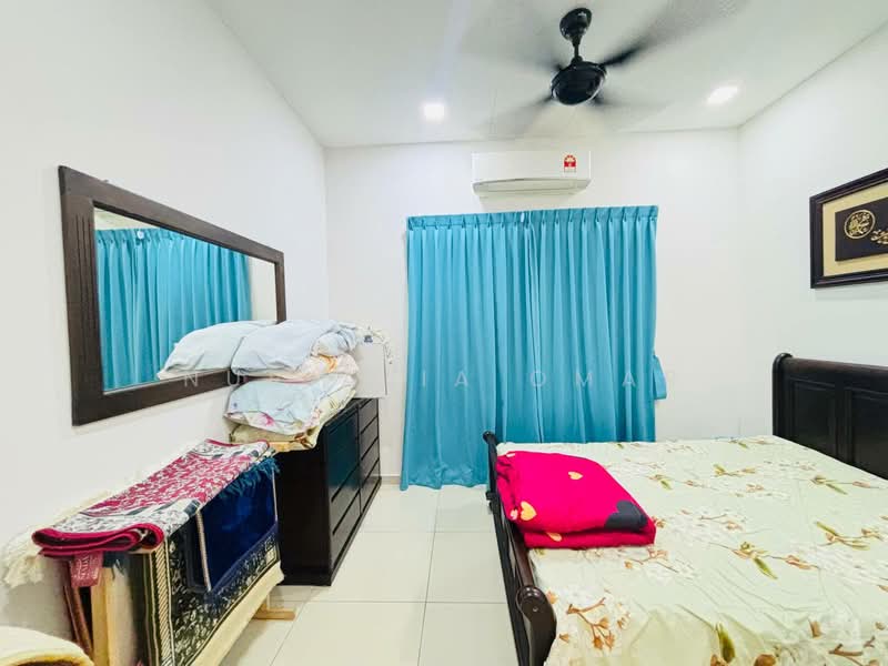 2-storey Terraced House for Sale in Bandar Rimbayu (Telok Panglima Garang) - Nur Alia Omar - Bedroom - PropertyGuru.com.my