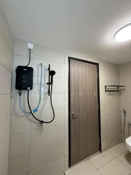 Service Residence for Rent at Vista Tiara (MBW Bay) - Stephanie Yap - Bathroom - PropertyGuru.com.my
