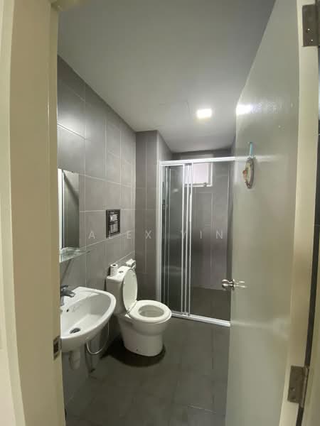 Servis Apartment untuk Disewa di Savanna Executive Suite @ Southville City - Alex Yin - Bathroom - PropertyGuru.com.my