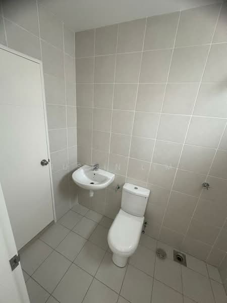 Rumah Teres 2 Tingkat untuk Disewa di Eka Heights (Bandar Sri Sendayan) - Justin Lim - Bathroom - PropertyGuru.com.my