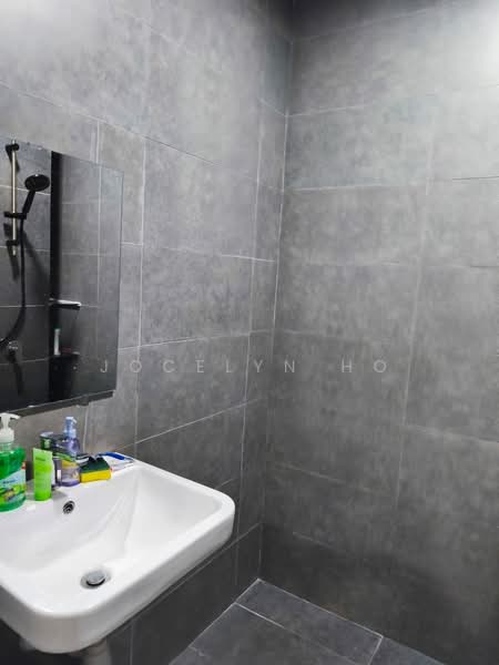 Servis Apartment untuk Disewa di Neu Suites - Jocelyn Ho - Bathroom - PropertyGuru.com.my