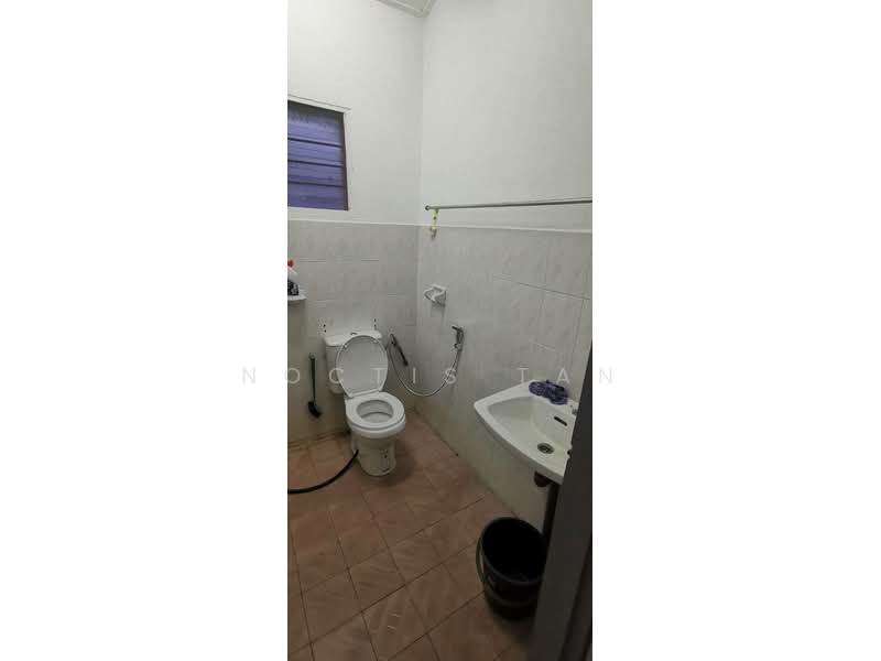 Rumah Teres 1 Tingkat untuk Disewa di Taman Pelangi (Johor Bahru) - Noctis Tan - Bathroom - PropertyGuru.com.my
