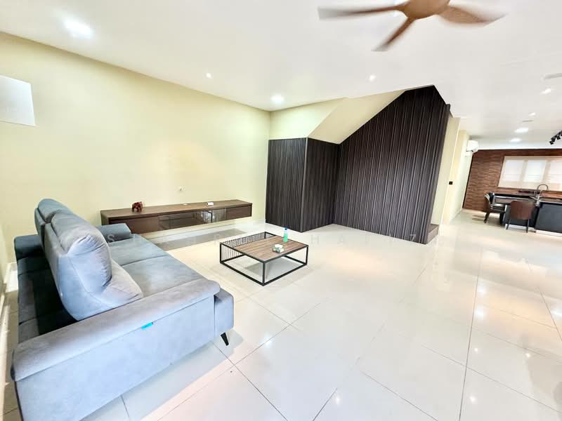 2.5-storey Terraced House for Sale in Seksyen 16 (Shah Alam) - Shahrul Hafizi - Living Room - PropertyGuru.com.my