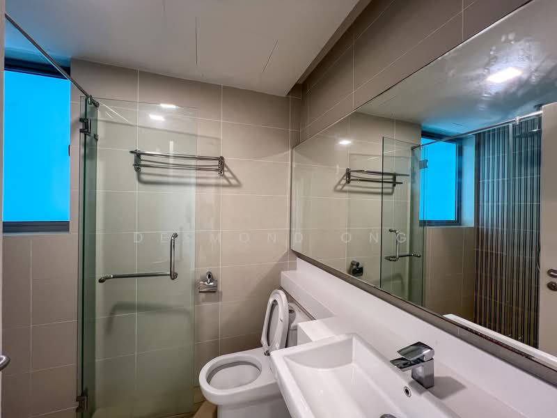 Servis Apartment untuk Dijual di Suasana Bukit Ceylon / Raja Chulan Residences - Desmond Ong - Master Bathroom - PropertyGuru.com.my