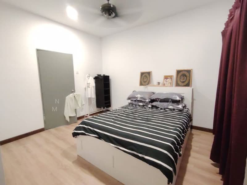 2-storey Terraced House for Sale in Bandar Springhill (Port Dickson) - Noor Hidayah Mohamad Noor - Bedroom - PropertyGuru.com.my
