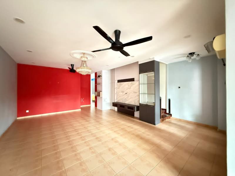 Rumah Teres 2 Tingkat untuk Dijual di Taman Setia Indah (Tebrau) - Kok Hui - Living Room - PropertyGuru.com.my