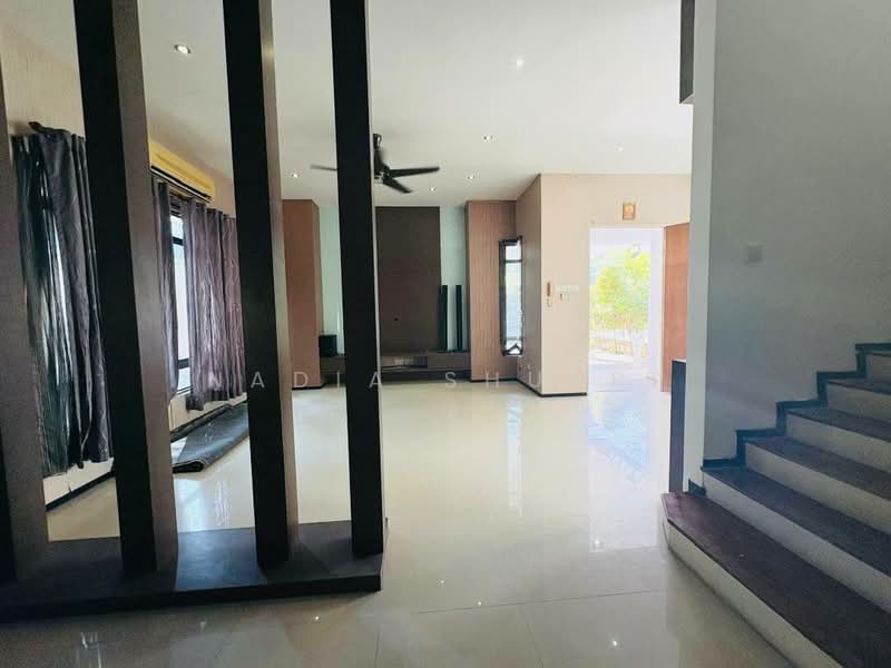 Semi-Detached House for Rent in Seksyen 13 (Shah Alam) - Nadia Shukri - Living Room - PropertyGuru.com.my
