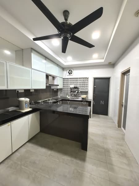 Rumah Teres 2.5 Tingkat untuk Dijual di Kampung Batu Belah (Klang) - Anddy Gan - Kitchen - PropertyGuru.com.my