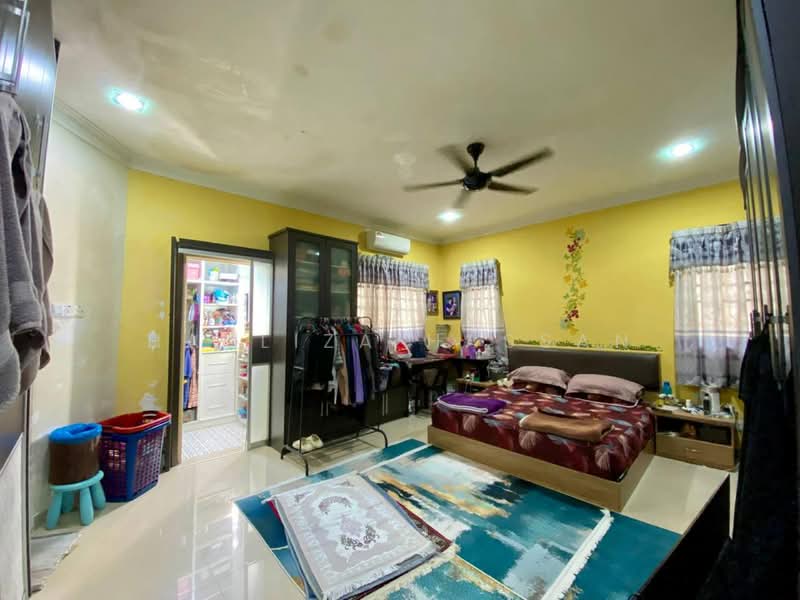 Rumah Berkembar untuk Dijual di Cheras (Selangor) - Hasliza Hassan - Master Bedroom - PropertyGuru.com.my