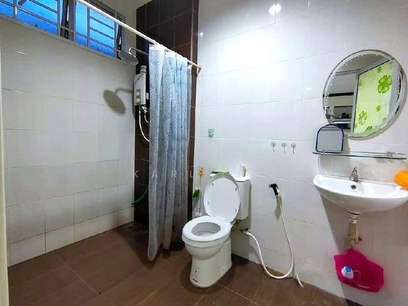 2-storey Terraced House for Sale in Taman Seri Orkid (Skudai) - Karl Lim - Bathroom - PropertyGuru.com.my