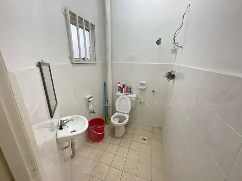 2-storey Terraced House for Sale in Bandar Baru Kundang (Rawang) - Katherine Leong - Bathroom - PropertyGuru.com.my