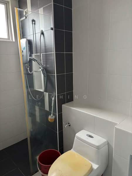 Servis Apartment untuk Disewa di D'Ambience Residences (Pangsapuri Ikatan Flora) - Le Ching . - Bathroom - PropertyGuru.com.my